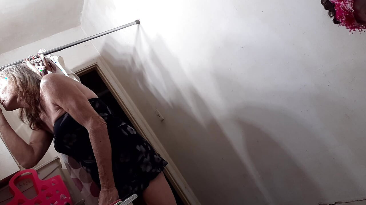 Lizzy Yum SD August 2025 Dilating #76 (just bathing)