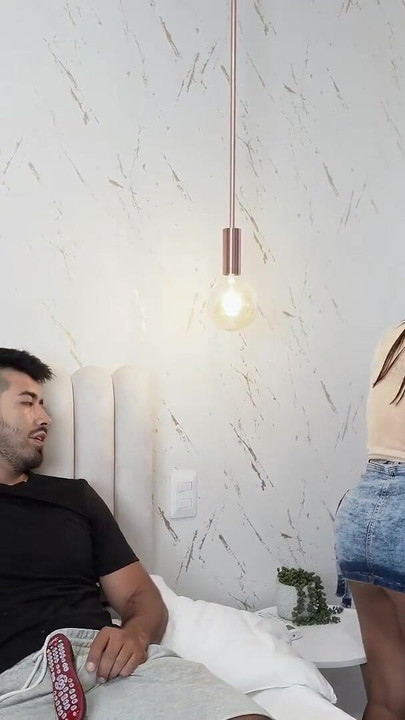 मैं अपने सबसे अच्छे दोस्त के भावी पति को ले जाता हूं, मैं उसके सबसे अच्छे दोस्त के पति को चोदता हूं । क्लिप 1