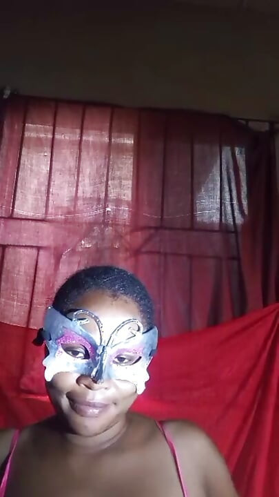 Nigerian village girl playing with her pussy
