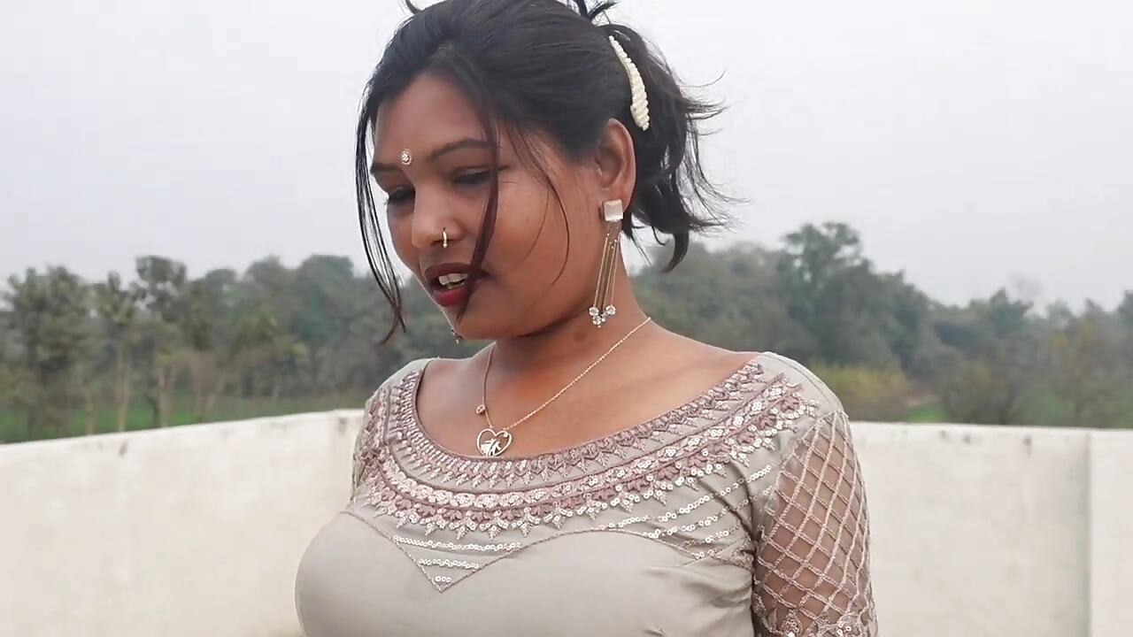 Ogromne cycki Desi Sisters cycki Press & Open Mouth Ahegao w Sari Indian Domowe duże cycki 2026