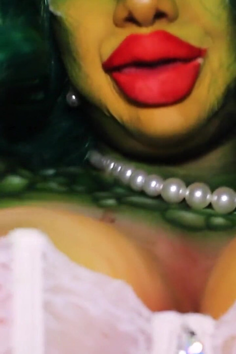Gremlins  Monster Stepmommy Loves U!! Greta Cosplay