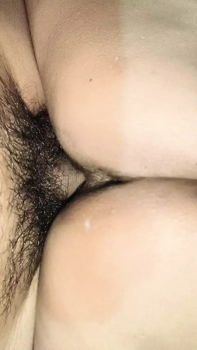 Desiputi7516 Desi bhabhi ki jordaar chudai ki chupke se jab wo sui hui to tab