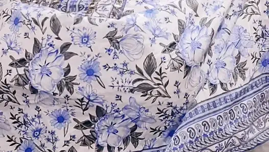 Pakistani hot model Zara khan showimg her big watermelon