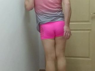 Sissy ancelina rosa in lingerie e vestito