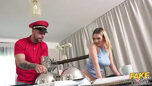 Layanan Kamar yang Angkuh