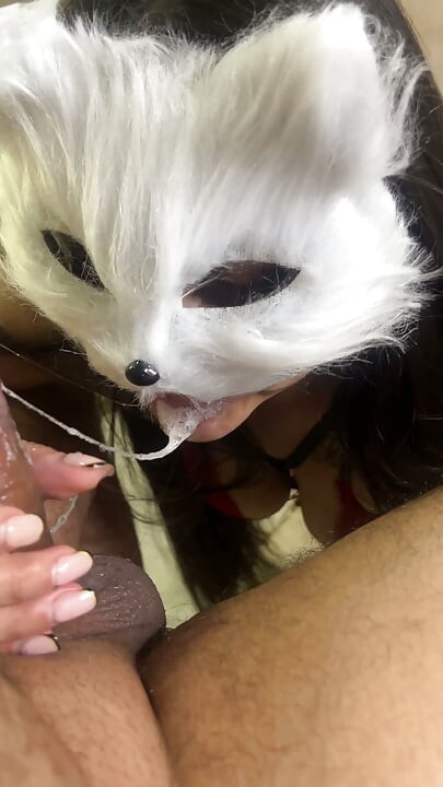 Hoy Laeris actuó como una gatita ansiosa por su leche.