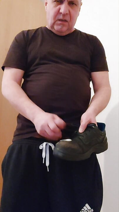 Crinos jerk off