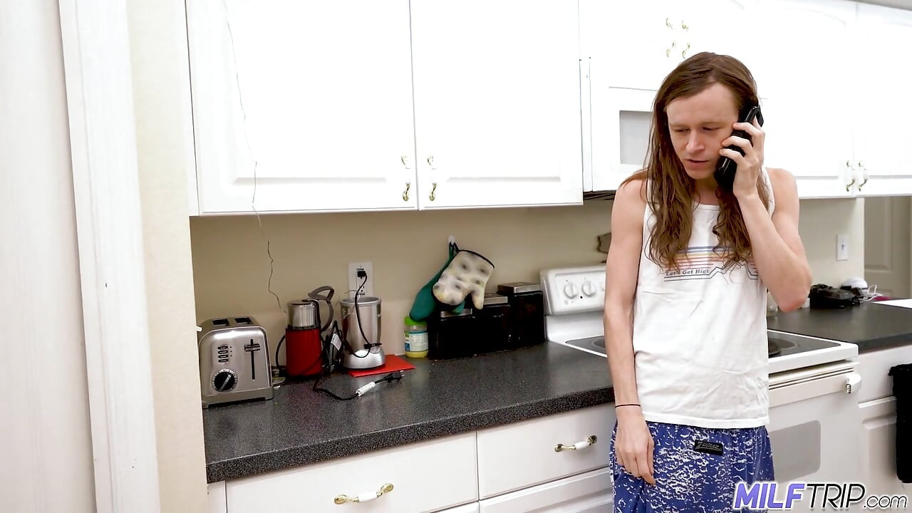 MilfTrip Hot MILF Mandy Rhea Seals The Deal With Sex