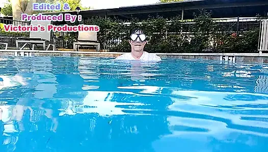 Video lengkap cewek sange ini lagi asik bersenang-senang di bawah sinar matahari