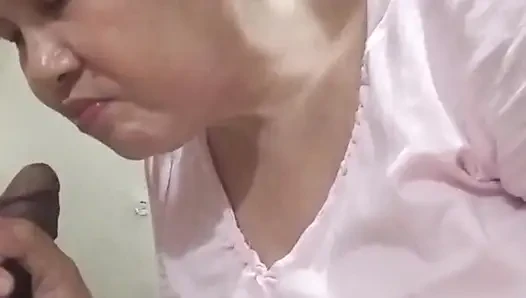 Götlü işe gidecek önce bana oral seks yapıyor