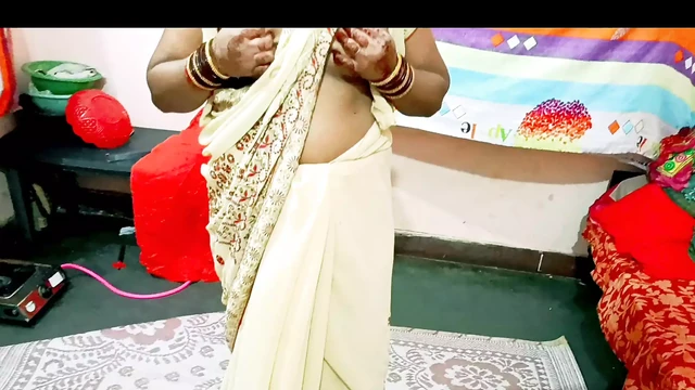 Desi ANNU bhabhi ki gand chudai hindi me hardcore fuking doggy style