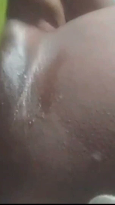 ככה שמתי מלפפון בכוס ובתחת, שמתי אדמה בכוס ושחררתי אותה לבד כל לילה | קליפ 1