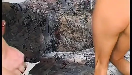 Киску блондинки на кастинге трахнули дилдо перед сосать член и жестко шпилить