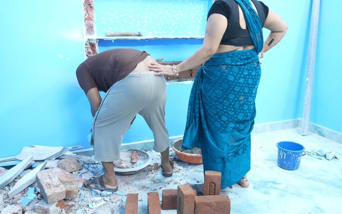 Der Mechaniker brachte der Vermieterin bei, Pir Mistress Mistry in Hindi-Stimme.