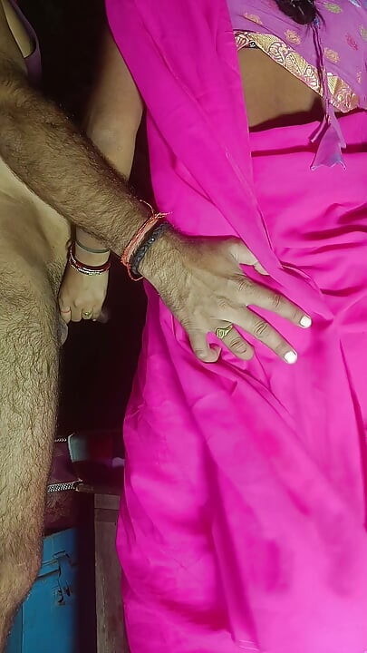 Bhabhi kena fuck berdiri doggy style dengan cock abang ipar dengan audio Hindi