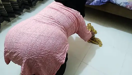 Arab Stepmom Gets Stuck Under Bed When Stepson Fucks Her Big Ass