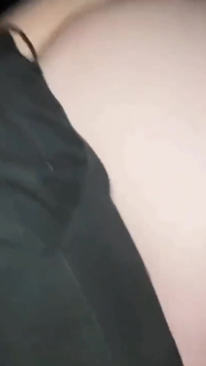 בחוץ מכופף אותי מעל מושב המכונית שלי אותי חזק ועמוק