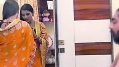 Esposa india intercambia leche con Dhongi Babaji