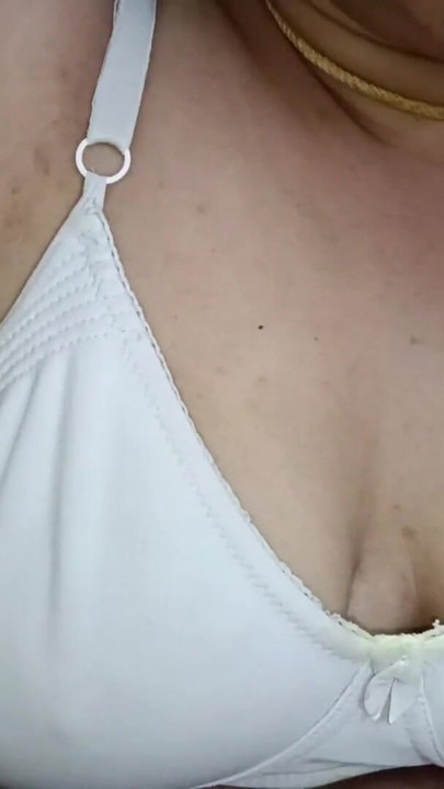 Desi hot aunty super boobes enjoy | Clip 1