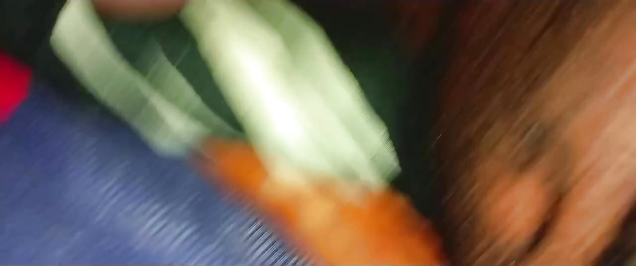 Meu pau começou a se mover por conta própria