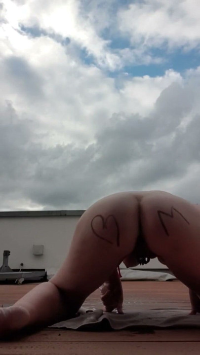 Self spanking with squirting | Clip 1