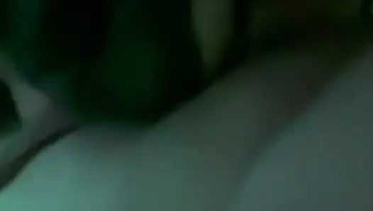 Смазанная дрочит сиськами