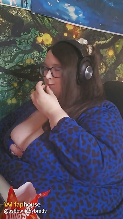 SSBBW Goddess Snacking Whilst Working