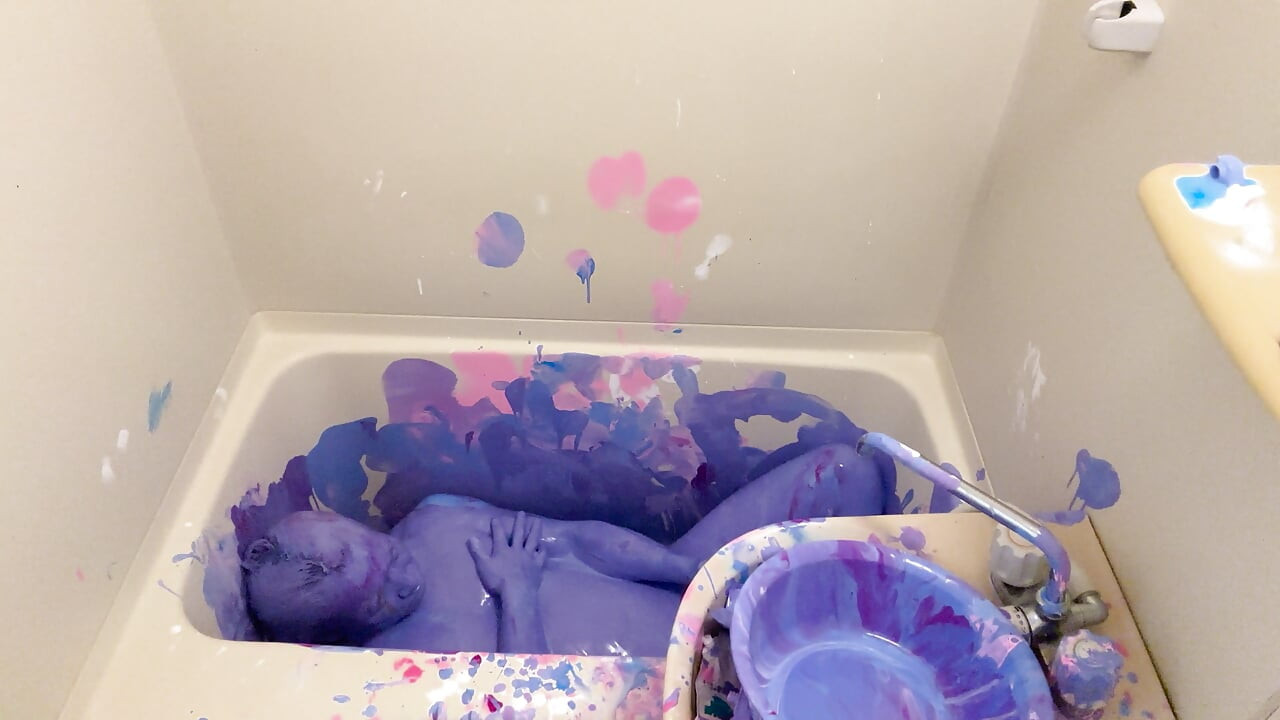 WET&MESSY Messy Play: Covered in Paint by a Boy 2
