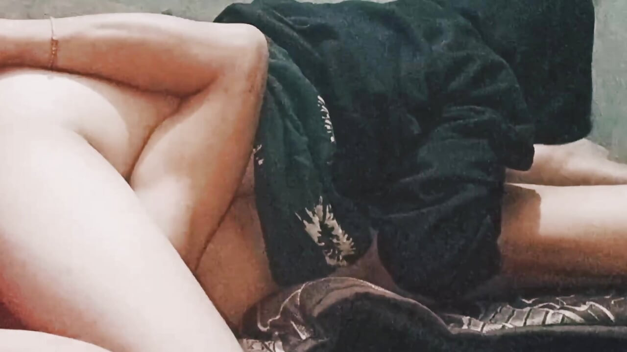 我和老婆在旧仓库的私人时刻