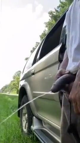 Man piss4