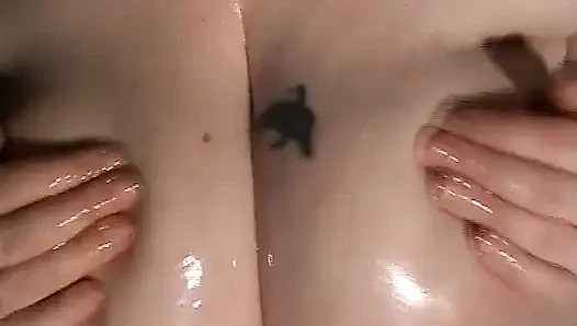Şişman kıllı yarık dildo alıyor