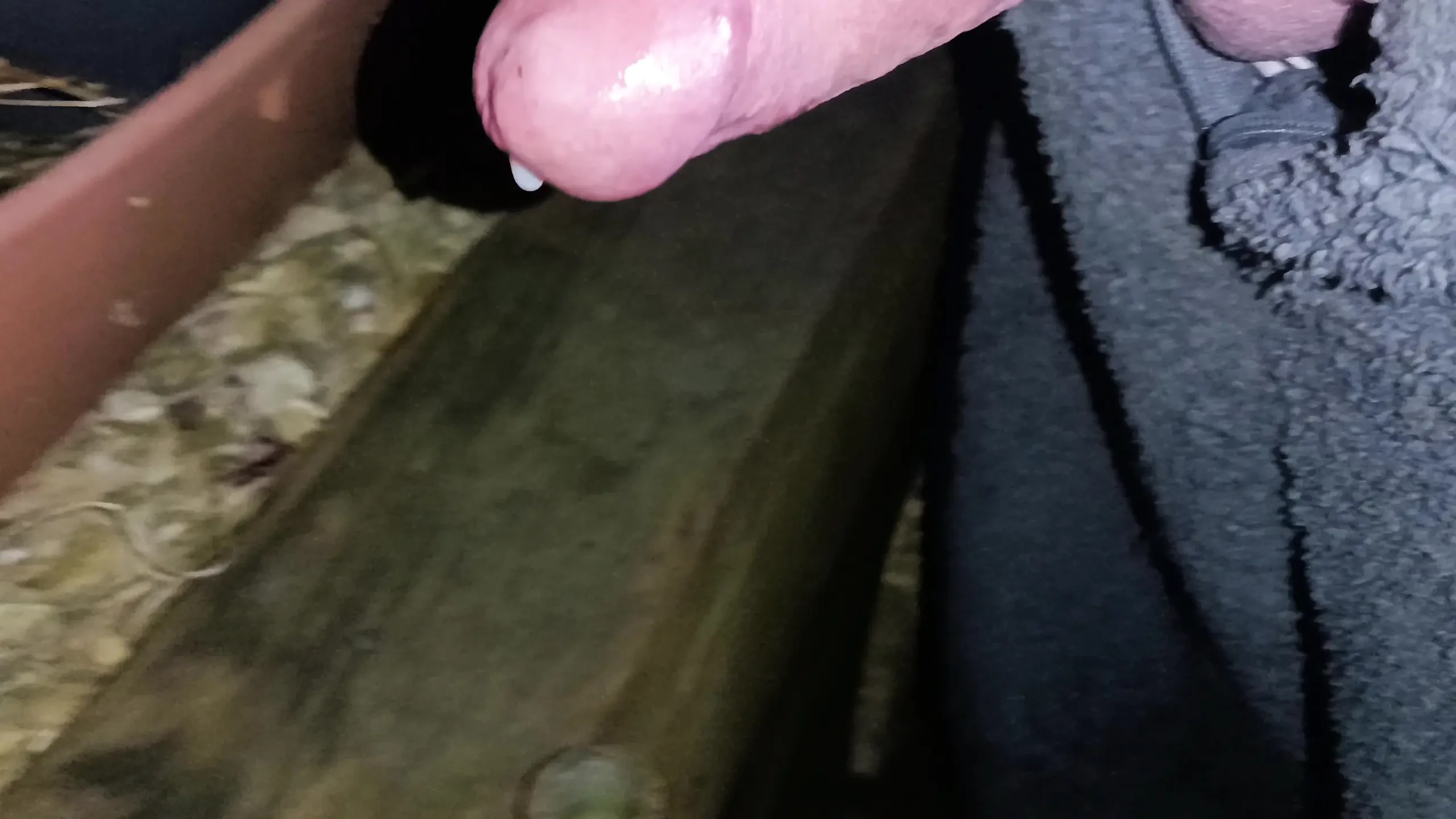 Night Time Utomhus Onesie Wank, närbild kantning och cumming - Rockard Daddy