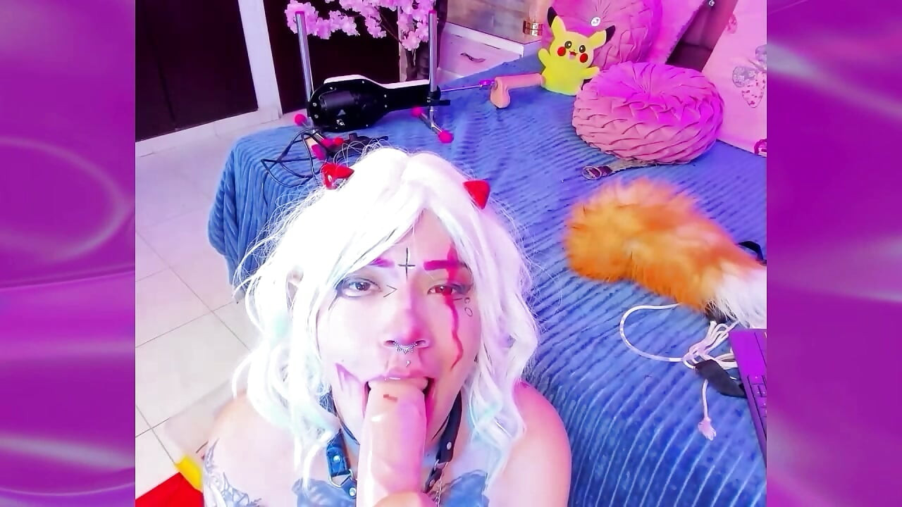 COSPLAY GIRL play ASS and DILDO