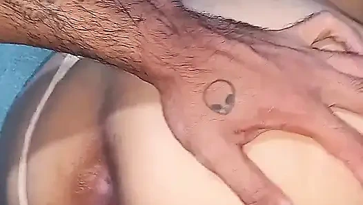 Nymphomaniac pantat besar India datang ke Argentina untuk menguji penisku