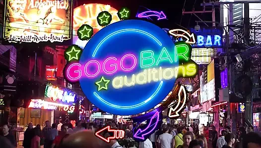 Çekici Asyalı güzel tatmin edici bir döl alıyor