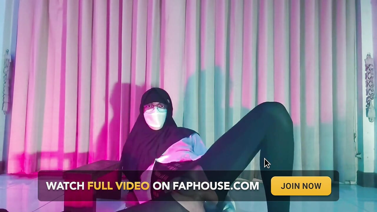 The Muslim College Student Is a Cock-hungry Slut