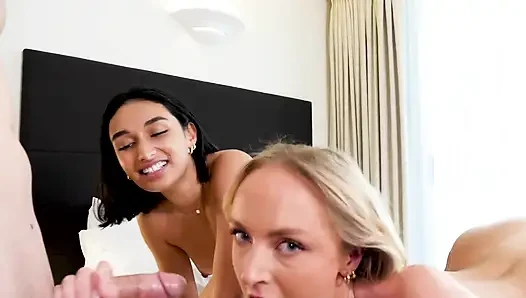 Annie Knight ve Leilani benimle edepsiz doğruluk mu cesaret mi oynayabilir