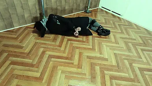 Die anvisierte Bürofrau wurde mit Klebeband gefesselt