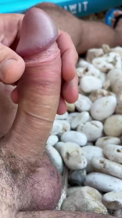 Javno pokazivanje kurca na plaži