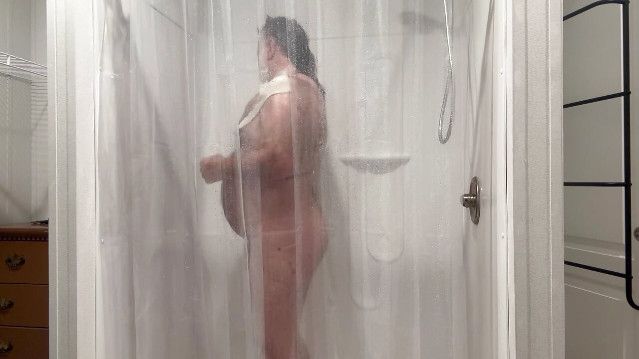 Du vil dusje med meg
