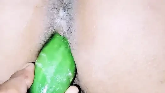 Pooja bhooji ki burr fadi boyfriend ne raat mai hand dala chut nai