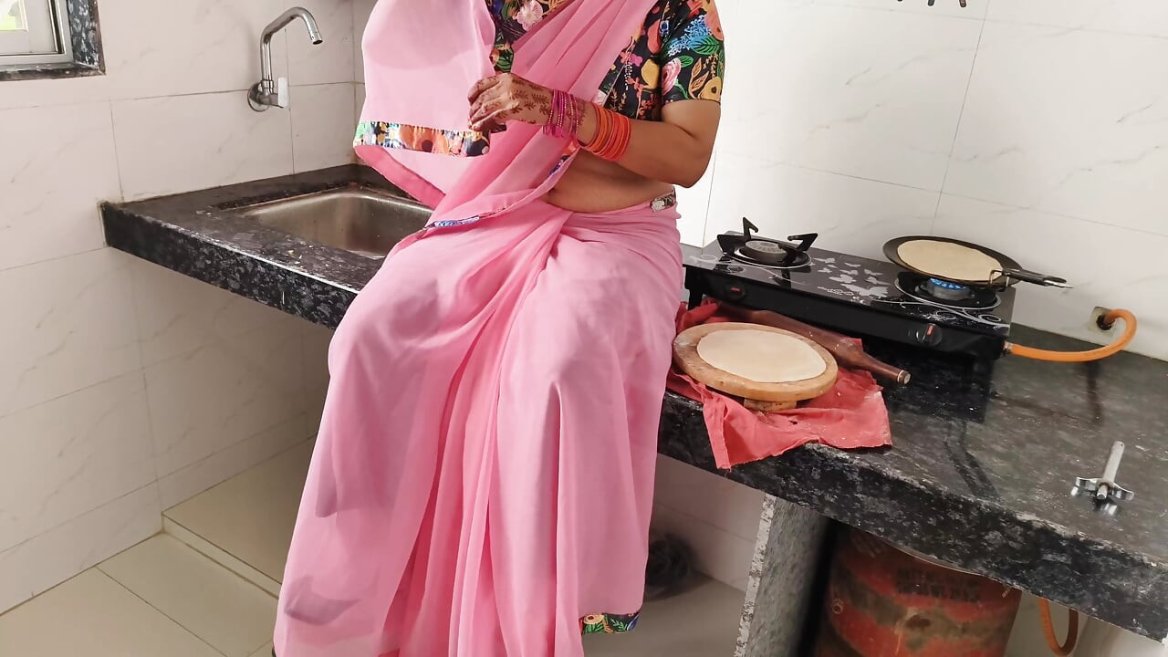 Aaj bhabhi ki kichin me karte bawkt ki bhabhi ki jabarjast chudayi