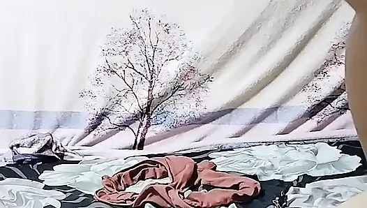 Bir komşusun karısını sikmek daha eğlenceli.