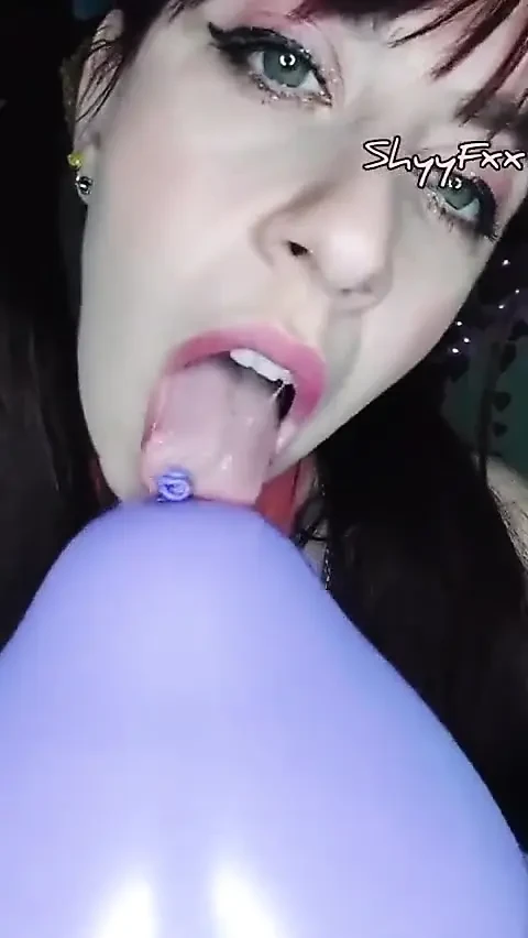Shyyfxx Happy Carnival! Playing with Balloons All Over My Body- Looner Fetish