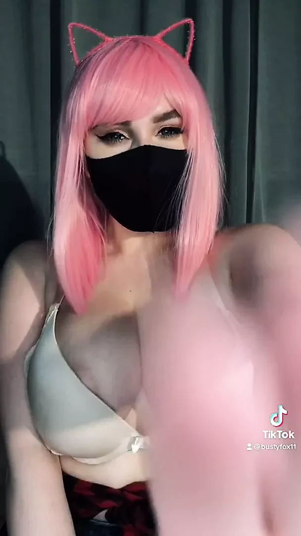 Μεγάλα βυζιά στο tiktok