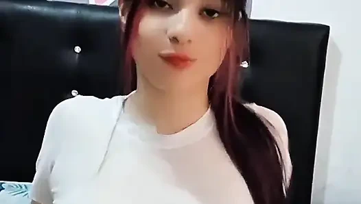 Aktris bokep nyepong kontol luar biasa sama ayah tirinya (rekaman seks asli)