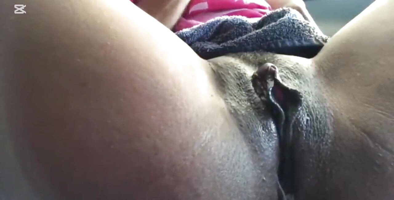 a blowjob in the car and a wet pussy