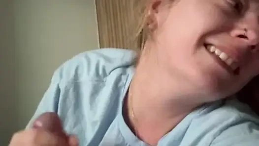 Menggodamu perlahan-lahan membangunmu