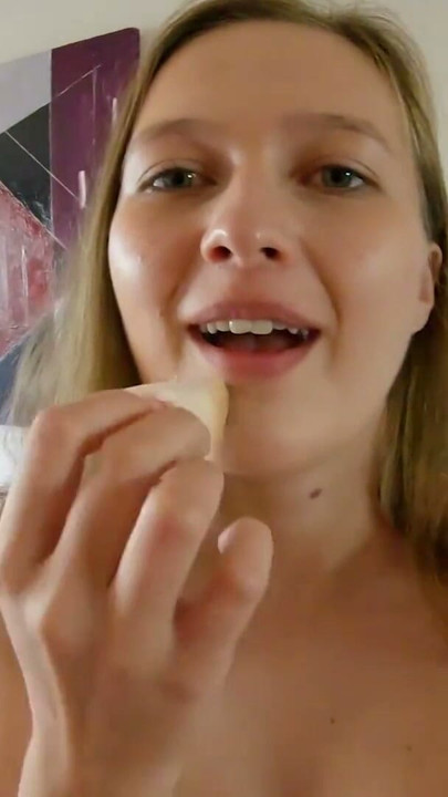 Stacy Cruz oferece os peitos perfeitos dela pro colosso mais faminto do planeta | Clip 1