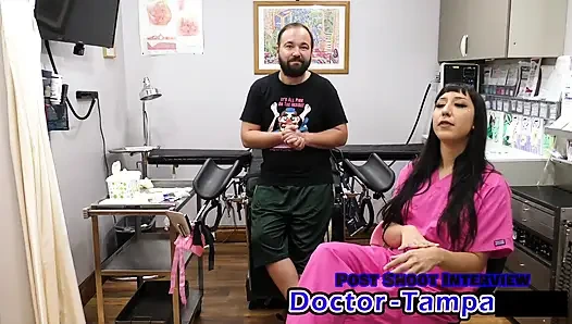 Д-р Tampa - первый гинекологический осмотр Selena Sativa